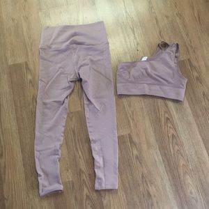 Avocado matching bra and leggings set